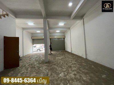 ตึกแถว 3 ชั้น 2 คูหา ในตลาดหนองแขม