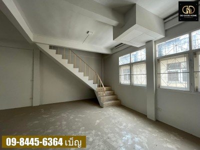 ตึกแถว 3 ชั้น 2 คูหา ในตลาดหนองแขม