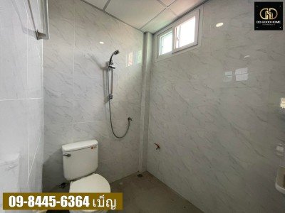 ตึกแถว 3 ชั้น 2 คูหา ในตลาดหนองแขม