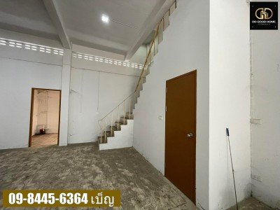 ตึกแถว 3 ชั้น 2 คูหา ในตลาดหนองแขม