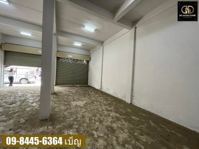 ตึกแถว 3 ชั้น 2 คูหา ในตลาดหนองแขม