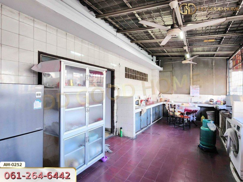 ขายอาคารพาณิชย์ 3.5 ชั้นพร้อมดาดฟ้า ริมถนนกาญจนาภิเษก บางบัวทอง-7