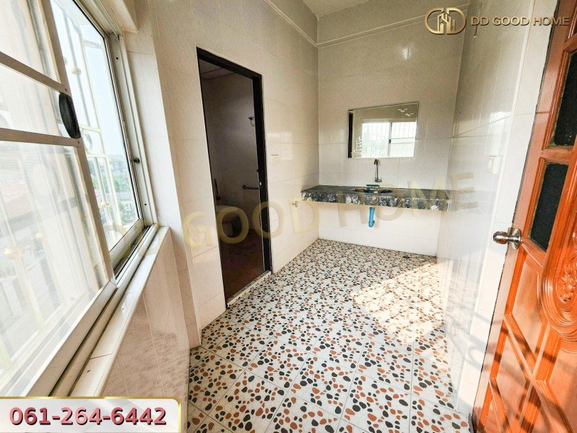 ขายอาคารพาณิชย์ 4.5 ชั้นพร้อมดาดฟ้า 28.40 ตร.ว พร้อมอยู่ ริมถนนพระราม2-9