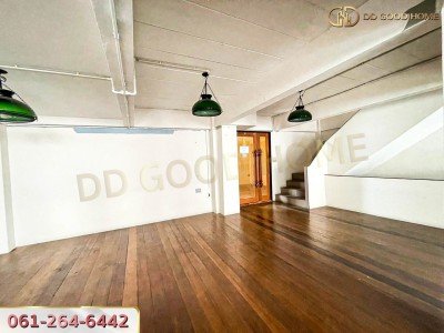 อาคารพาณิชย์ 3.5 ชั้น 3 คูหาตีทะลุกัน ซอย นวมินทร์ ต.คลองกุ่ม