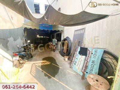 ขายอาคารพาณิชย์ 3.5 ชั้นพร้อมดาดฟ้า ซอยเอกชัย 10/1 ซอยร่วมสุข 1 เขตจอมทอง กทม.