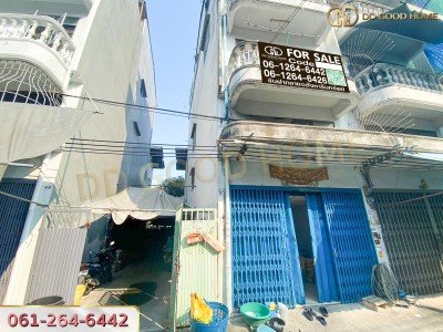 ขายอาคารพาณิชย์ 3.5 ชั้นพร้อมดาดฟ้า ซอยเอกชัย 10/1 ซอยร่วมสุข 1 เขตจอมทอง กทม.