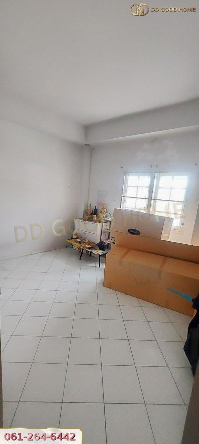 ขายทาวน์เฮ้าส์ 4 ชั้น หมู่บ้านชวลิต จอมทอง ซ.14 ราคาพิเศษ