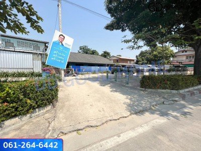 ขายบ้านพร้อมที่ดินติด MRT สถานีแยกไฟฉาย (ถนนพรานนก-พุทธมณฑลสาย 4 ) 42 ตร.ว