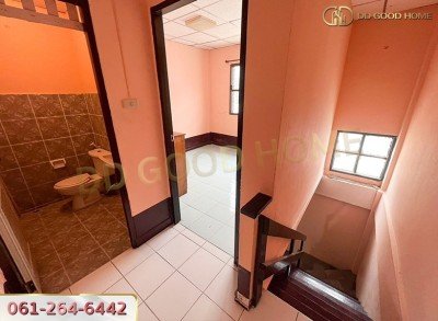 ทาวน์เฮ้าส์ 2 ชั้น หมู่บ้านนครทองปาร์ควิลล์ 3 ราคาต่ำกว่าล้าน!!