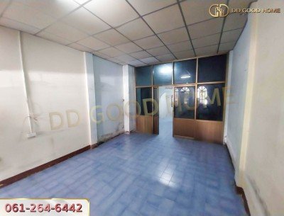 ขายทาวน์เฮาส์ 2 ชั้น บ้านศรีสามพราน ต.ท่าตลาด