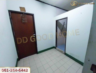 ขายทาวน์เฮาส์ 2 ชั้น บ้านศรีสามพราน ต.ท่าตลาด