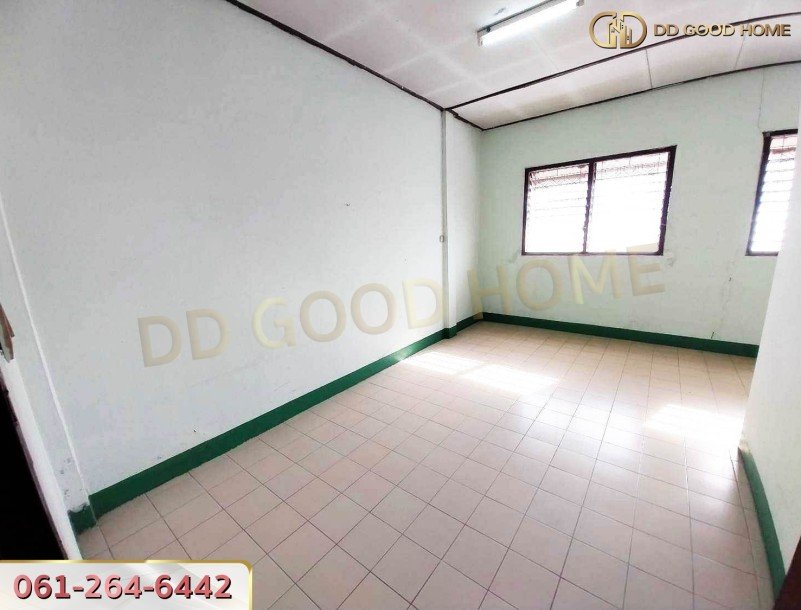 ขายทาวน์เฮาส์ 2 ชั้น บ้านศรีสามพราน ต.ท่าตลาด-2