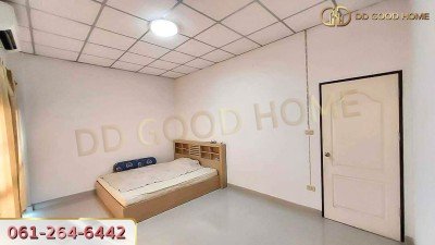 หมู่บ้านเพชรงามเจริญทาวน์ (baan Phet Ngamcharoen town) ทาวน์เฮ้าส์ 2 ชั้น ต.ปลายบาง จ.นนทบุรี