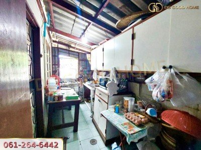 หมู่บ้านลลิษา แพรกษา (Baan Larisa Phraeksa) ทาวน์เฮ้าส์ 2 ชั้น หลังมุม ต.แพรกษา อ.เมืองสมุทรปราการ