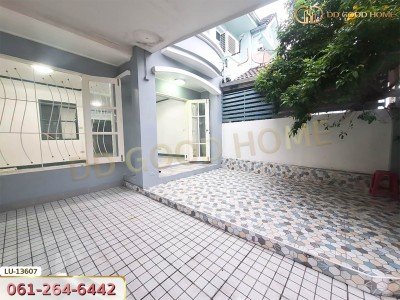 หมู่บ้านบุศรินทร์ รามอินทรา ซ.พระยาสุเรนทร์ 40 กรุงเทพฯ