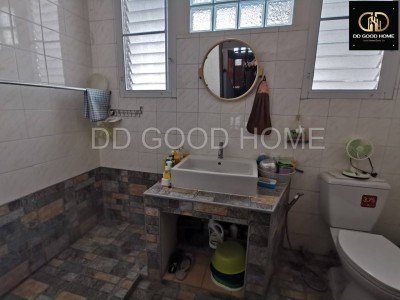 ทาวน์เฮ้าส์พร้อมอยู่!! 3 ชั้น ในซอยสมเด็จพระปิ่นเกล้า 2