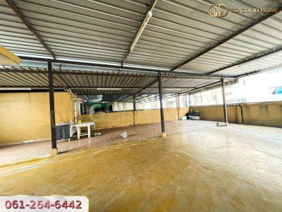 อาคารพาณิชย์ 3.5 ชั้น 3 คูหาตีทะลุกัน ซอย นวมินทร์ ต.คลองกุ่ม