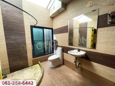 อาคารพาณิชย์ 3.5 ชั้น 3 คูหาตีทะลุกัน ซอย นวมินทร์ ต.คลองกุ่ม