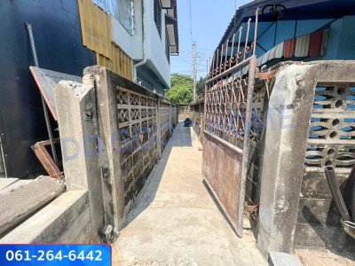 ขายบ้านพร้อมที่ดิน 37.5+3 ตร.ว ติดMRTสถานีแยกไฟฉาย (ถนนพรานนก-พุทธมณฑลสาย4)