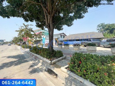 ขายบ้านพร้อมที่ดินติด MRT สถานีแยกไฟฉาย (ถนนพรานนก-พุทธมณฑลสาย 4 ) 42 ตร.ว