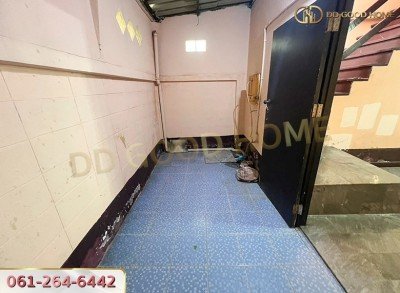 ทาวน์เฮ้าส์ 2 ชั้น หมู่บ้านนครทองปาร์ควิลล์ 3 ราคาต่ำกว่าล้าน!!